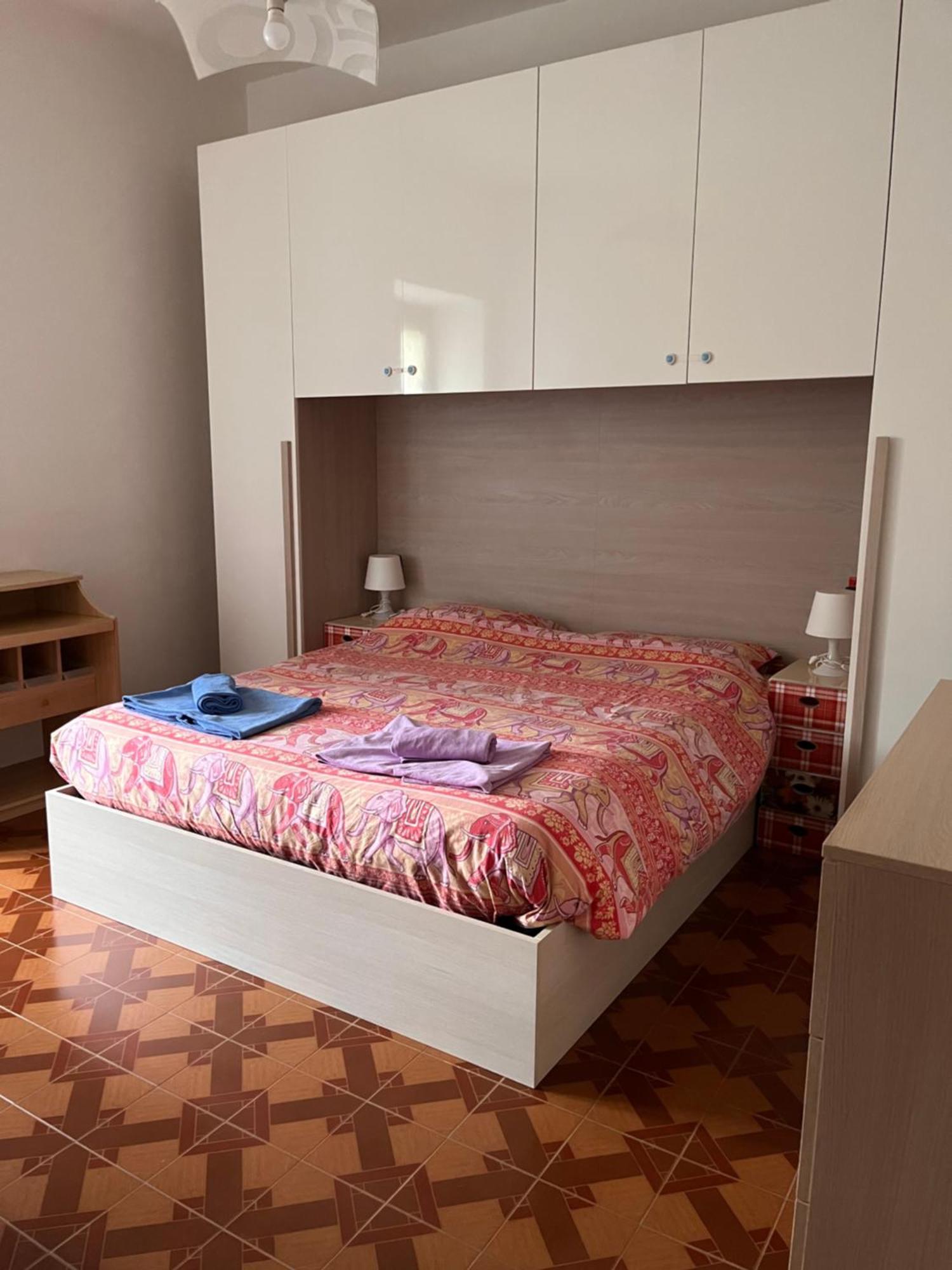 Il Cortile Como Single & Double Room In Apartment No Hotel Exterior photo