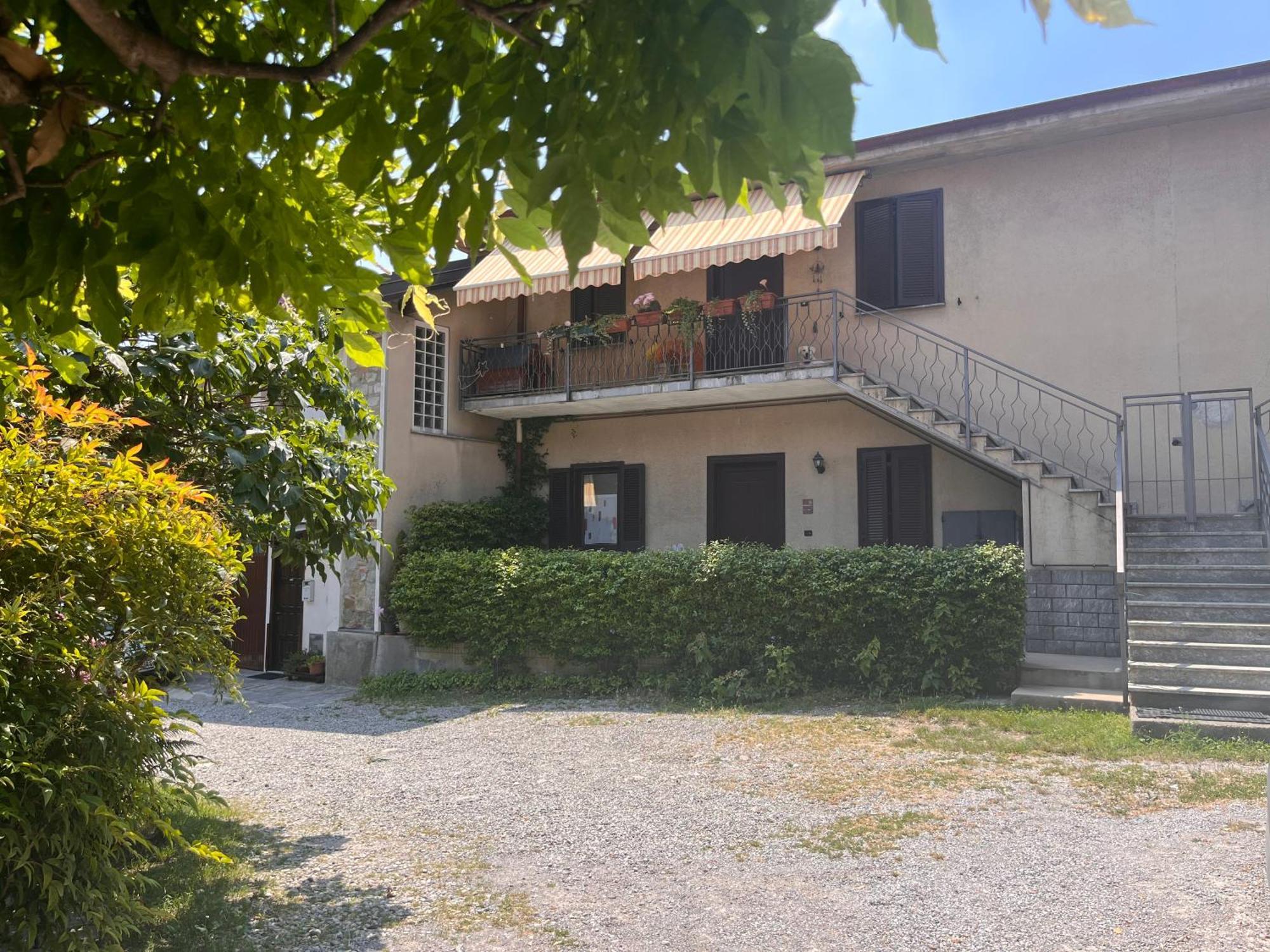 Il Cortile Como Single & Double Room In Apartment No Hotel Exterior photo
