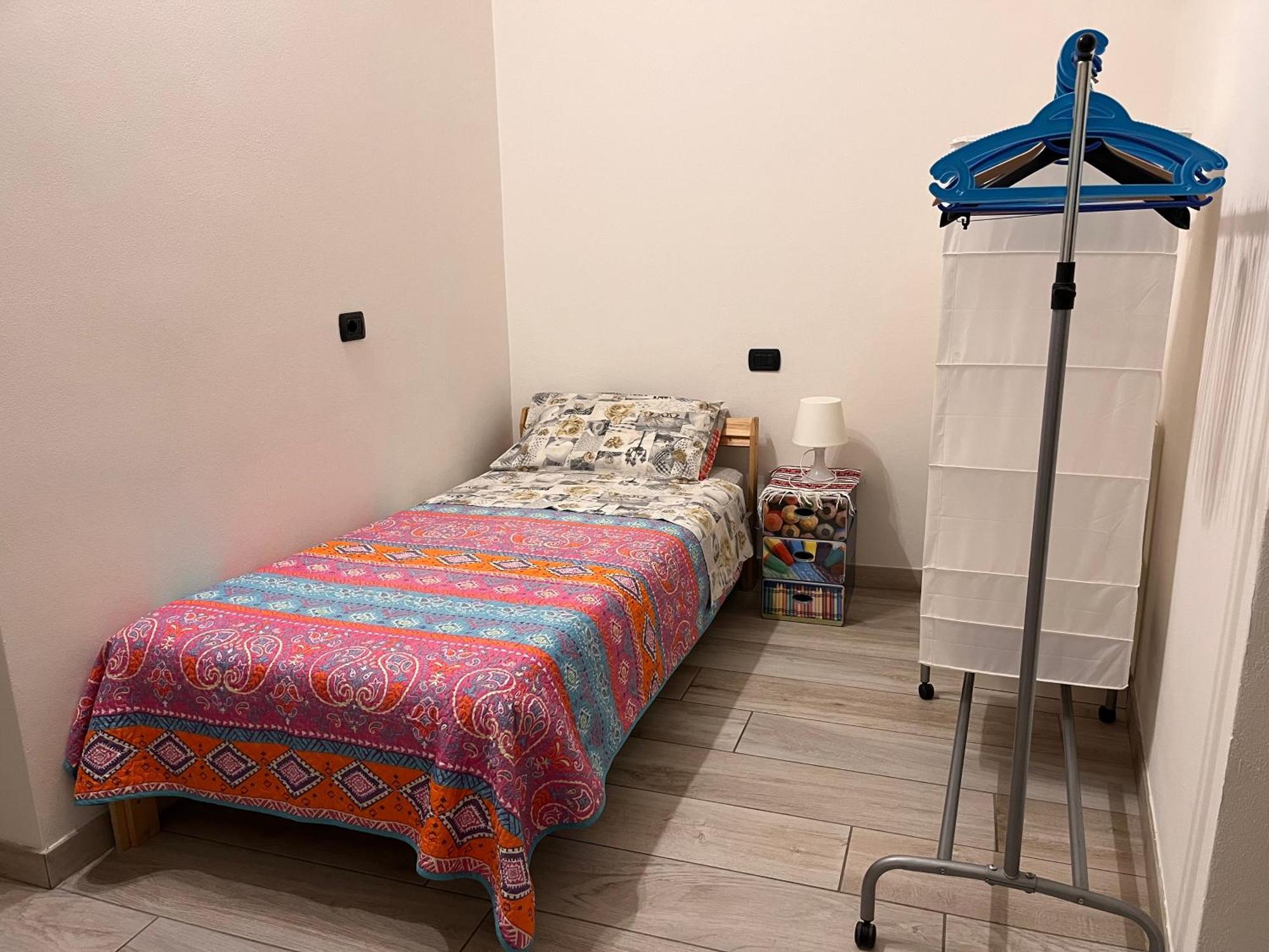 Il Cortile Como Single & Double Room In Apartment No Hotel Exterior photo
